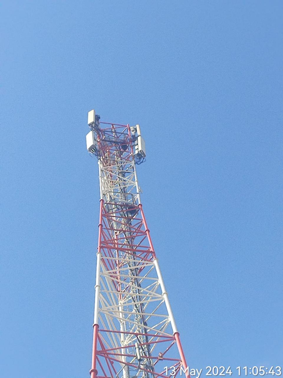 Tower-top antenna installation